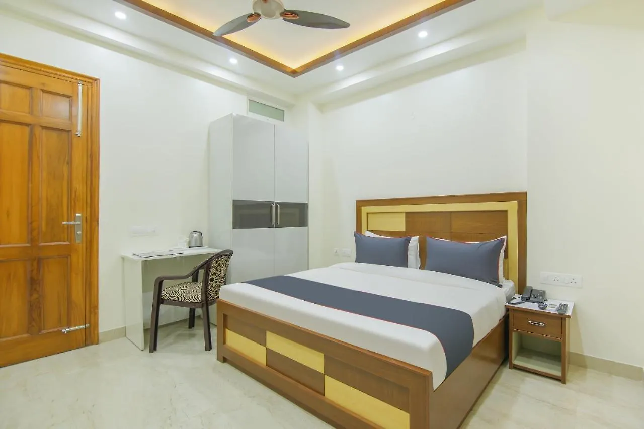 גורגאון Collection O Corporate Suite Near Omaxe Celebration Mall מלון