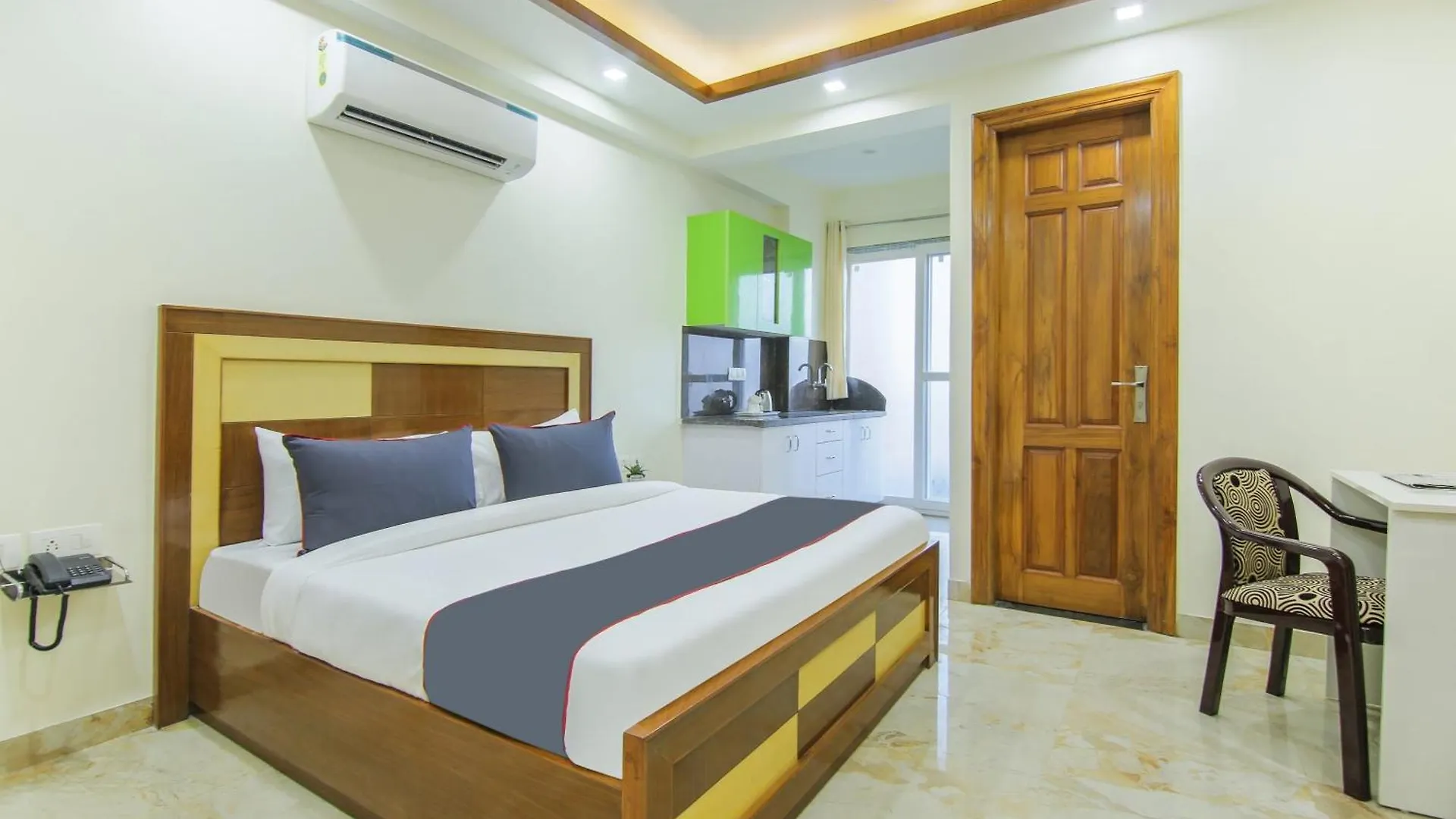 גורגאון Collection O Corporate Suite Near Omaxe Celebration Mall