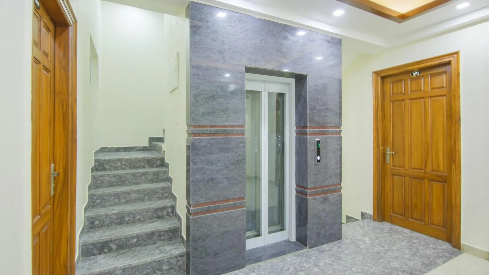 גורגאון Collection O Corporate Suite Near Omaxe Celebration Mall